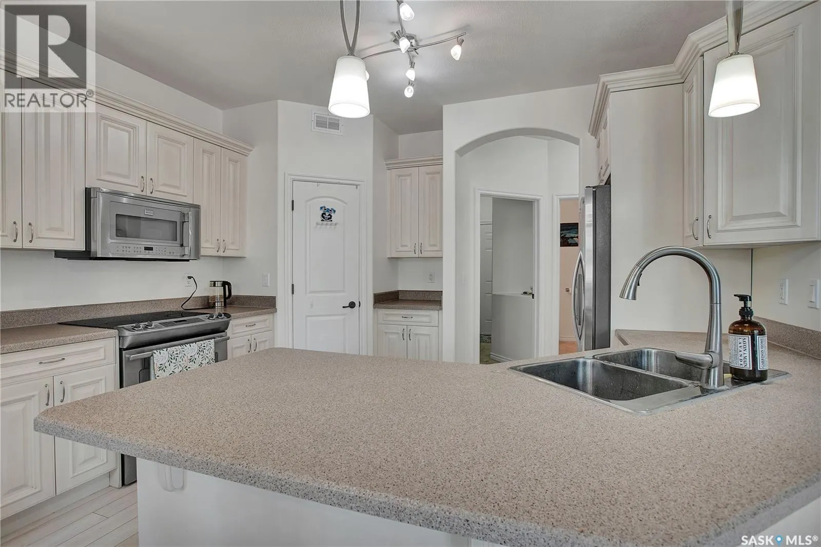 627 Rempel CRESCENT
