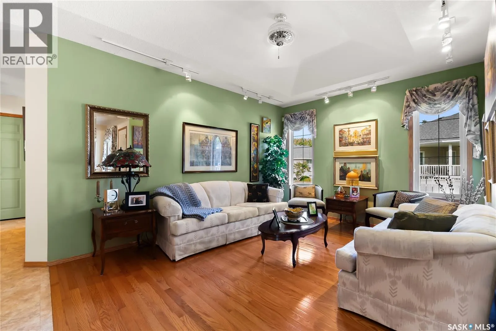 3744 Queens GATE