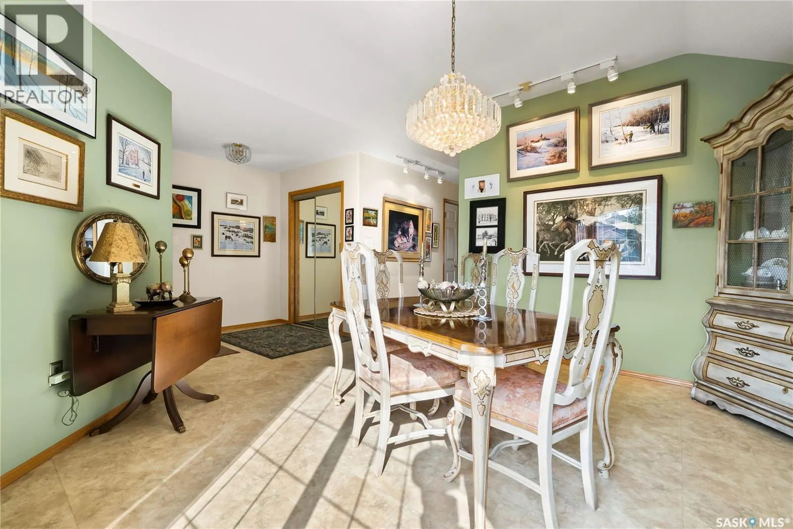 3744 Queens GATE