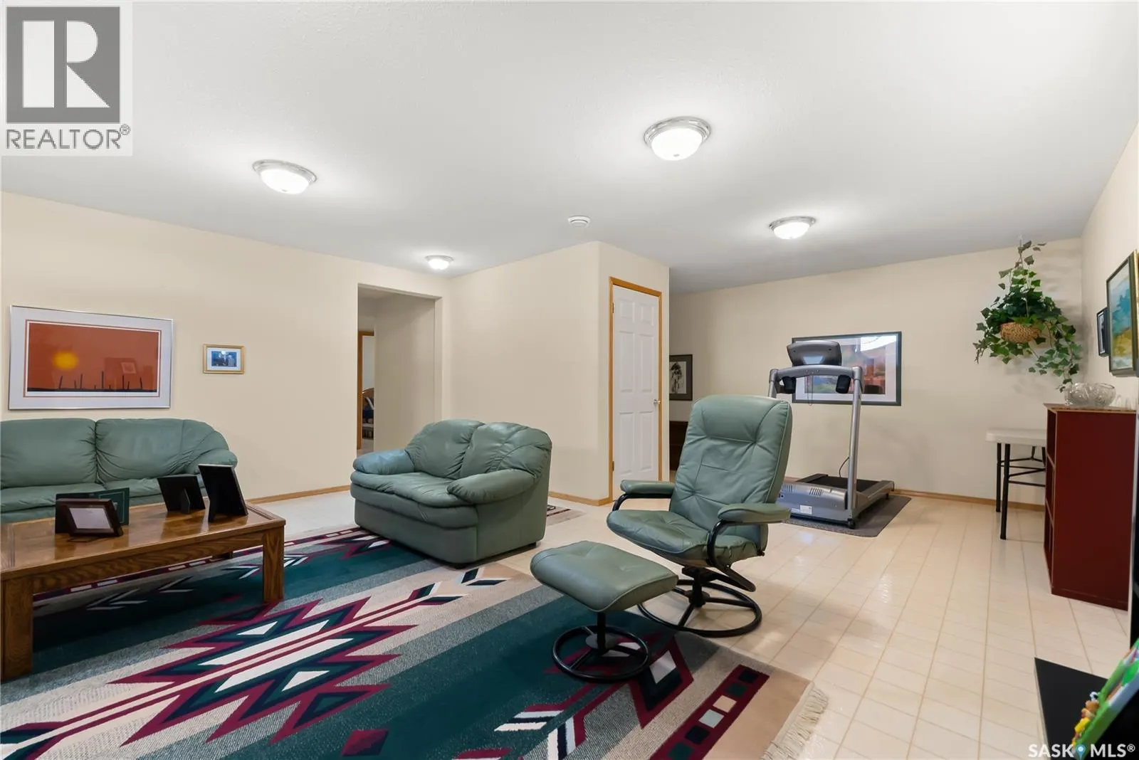 3744 Queens GATE