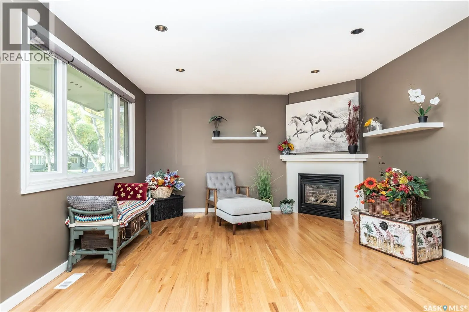 227 McMaster CRESCENT