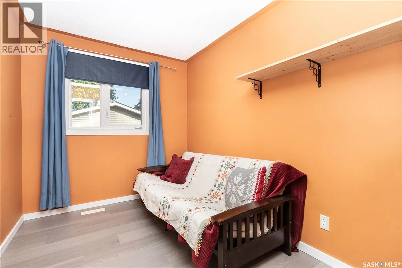 227 McMaster CRESCENT
