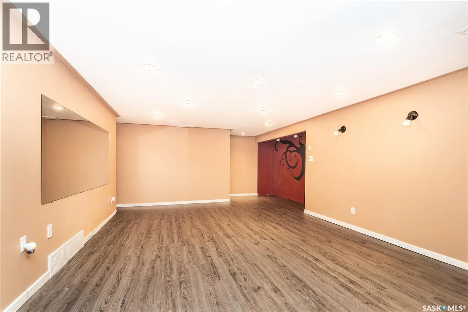 227 McMaster CRESCENT