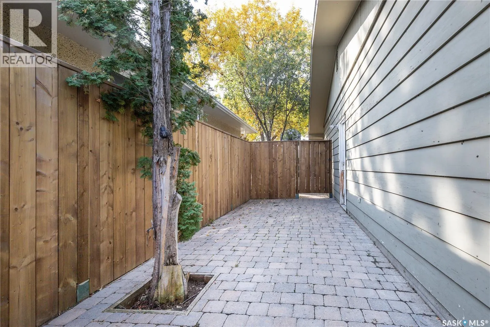 227 McMaster CRESCENT