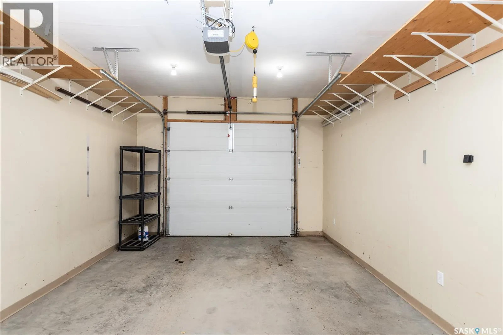 227 McMaster CRESCENT