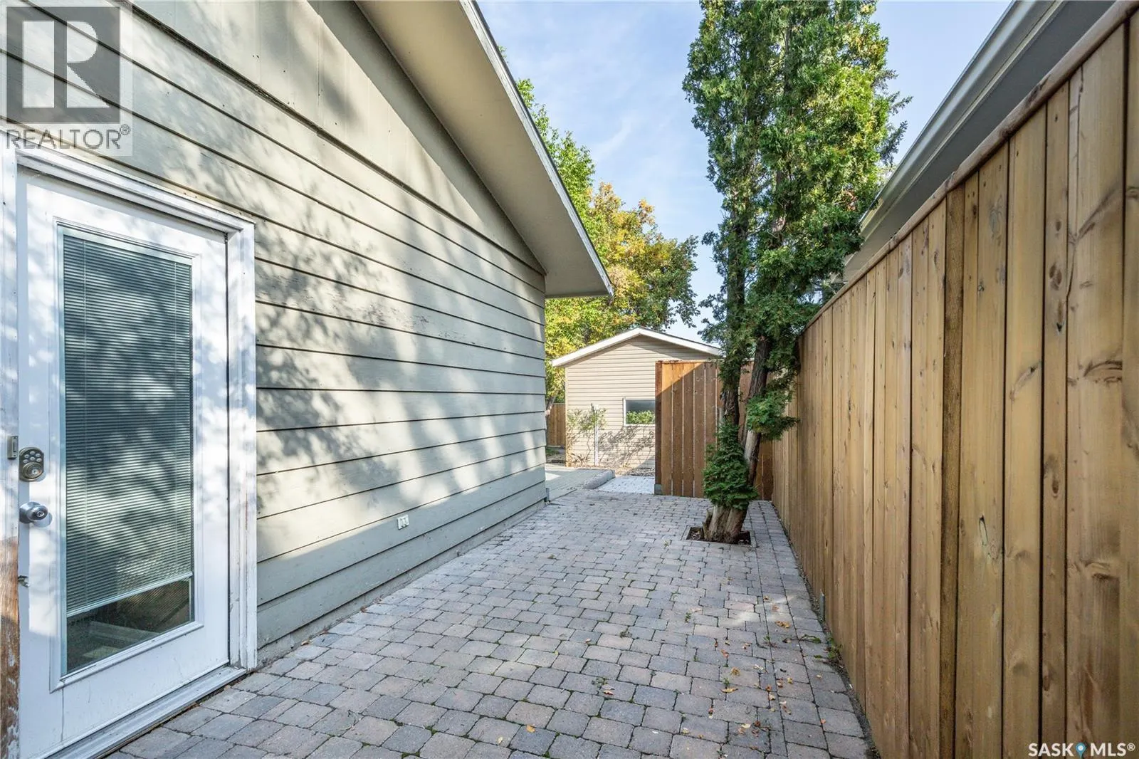227 McMaster CRESCENT