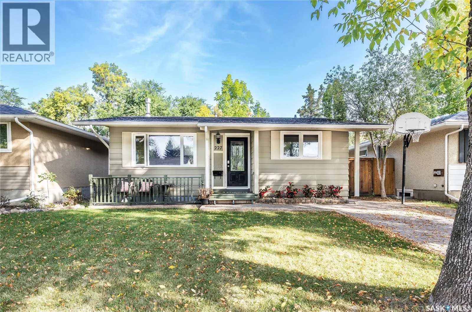 227 McMaster CRESCENT