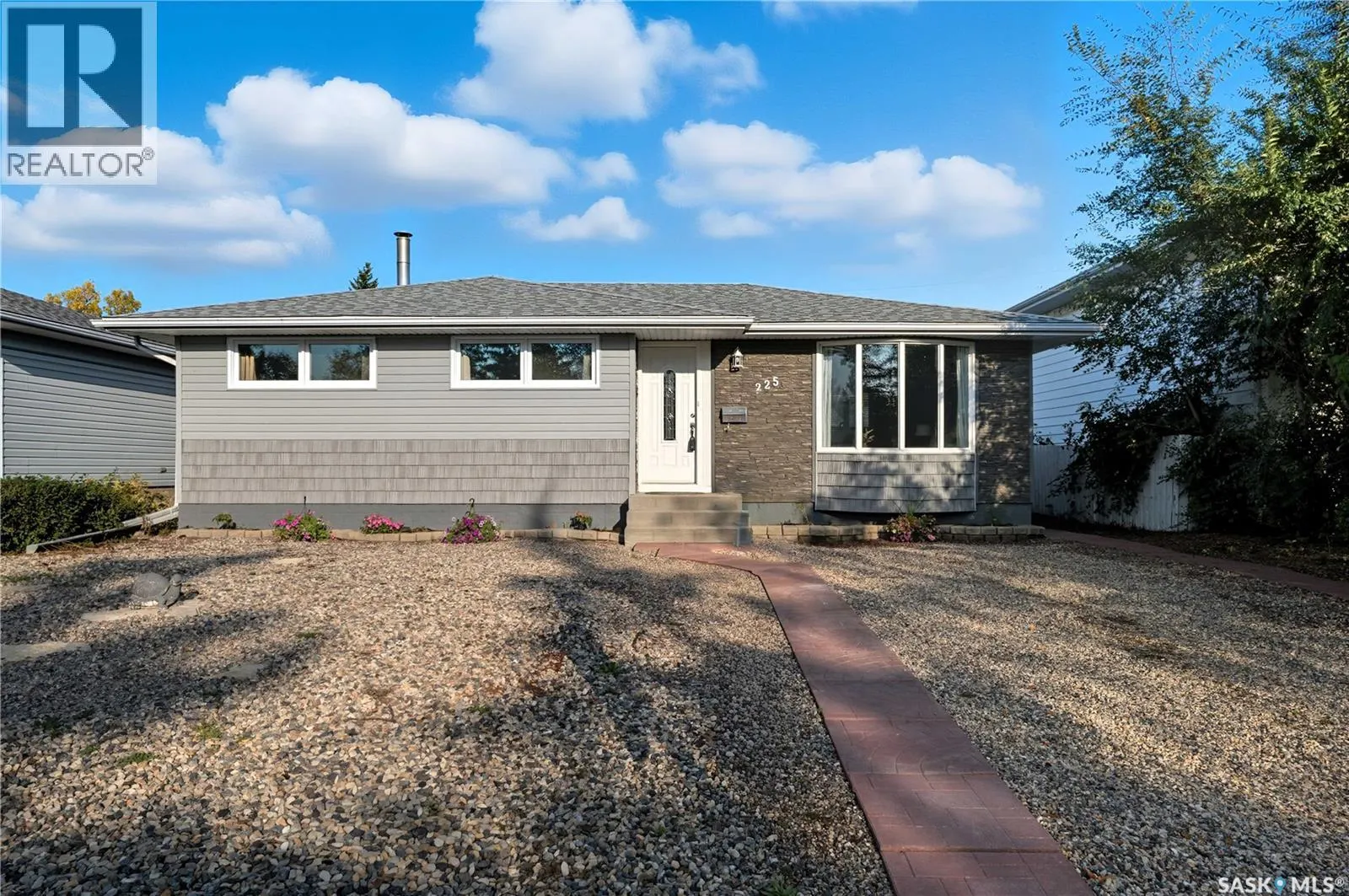 225 Wascana STREET