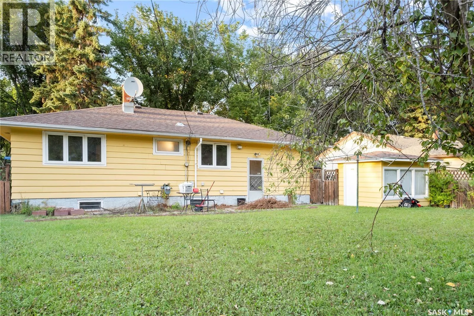 94 Dunning CRESCENT