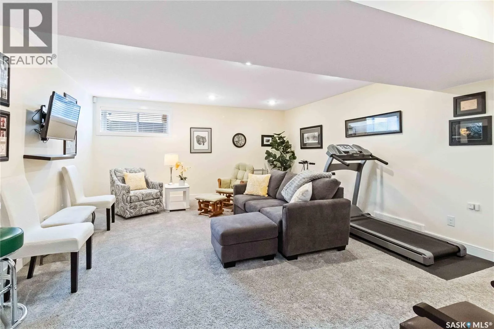 16 3210 11th STREET W