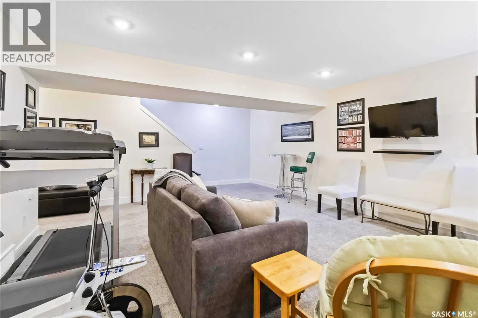 16 3210 11th STREET W