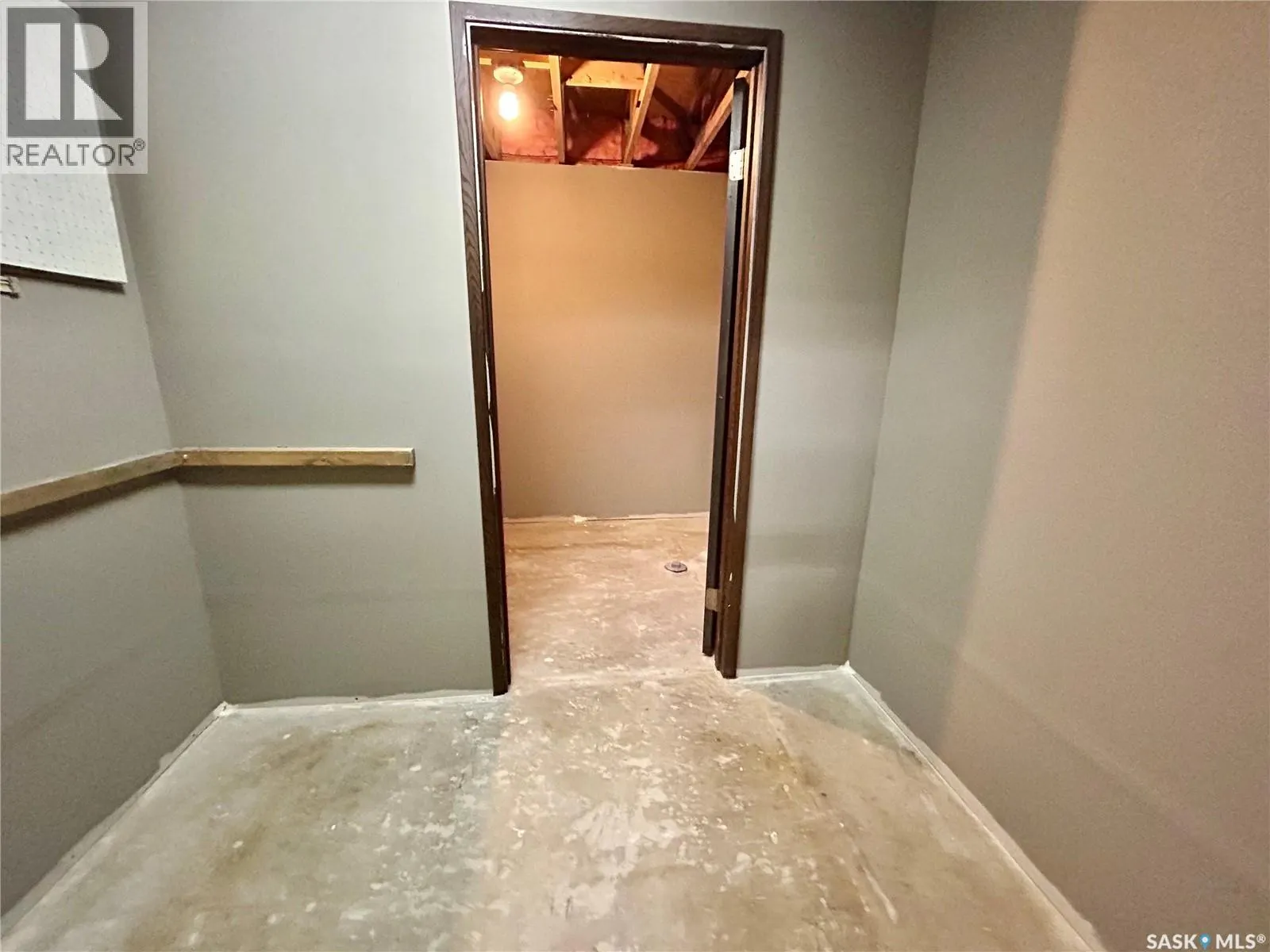 116 6th STREET E