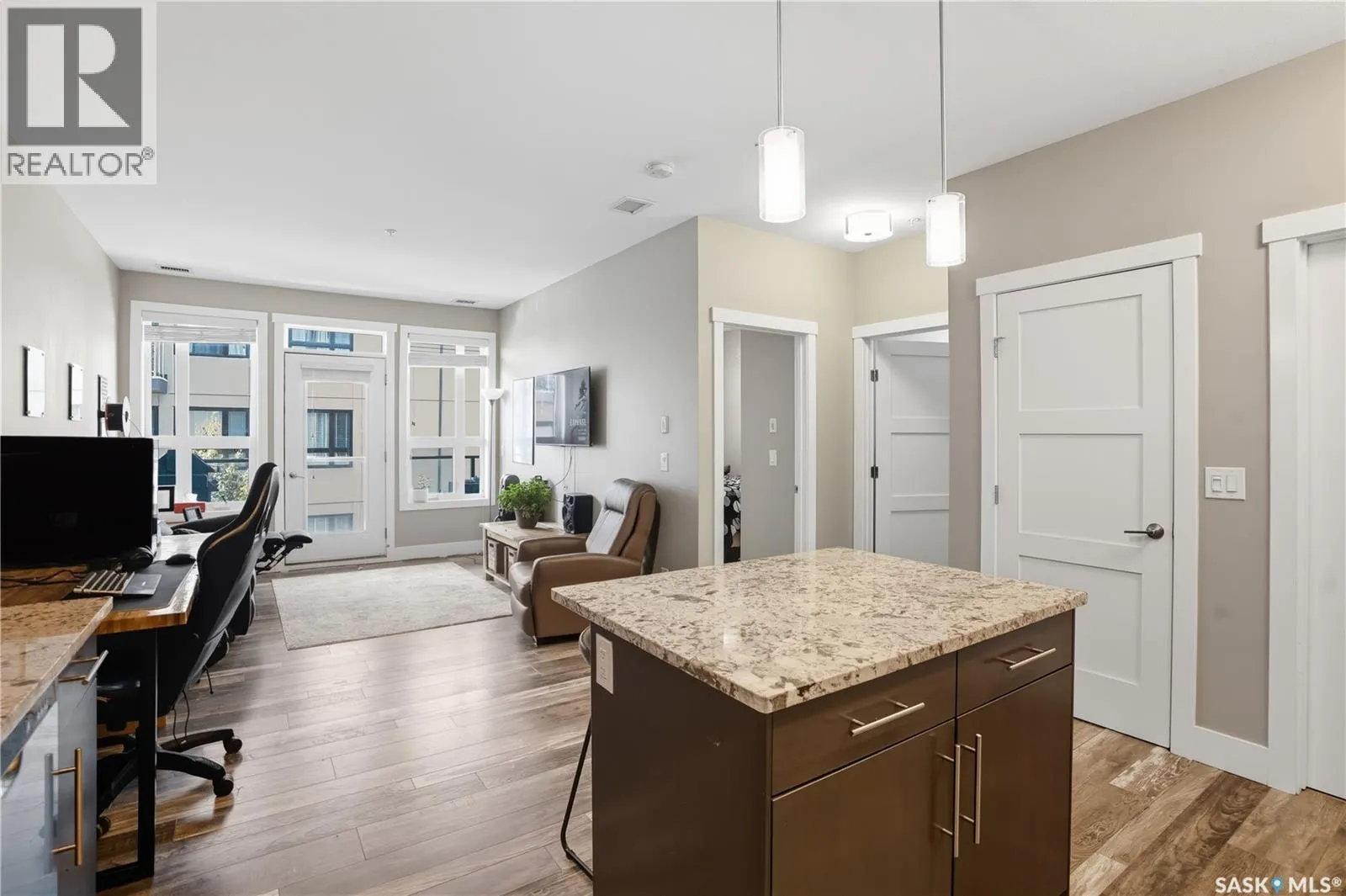 218 415 Maningas BEND