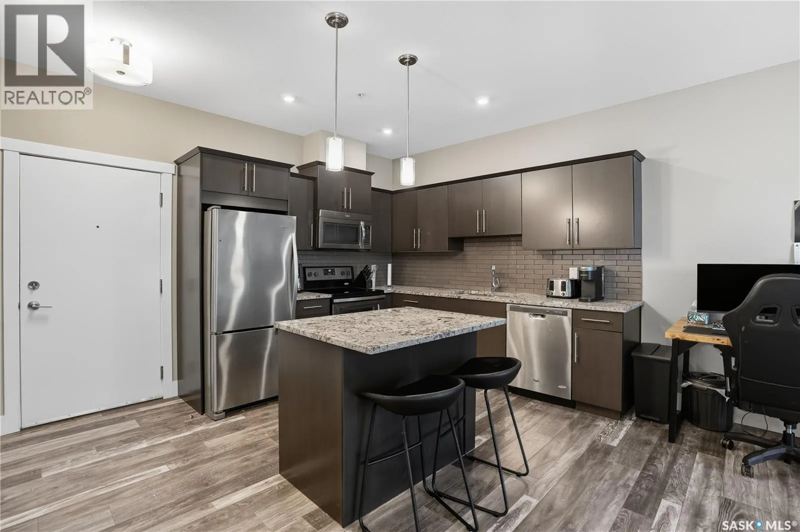 218 415 Maningas BEND