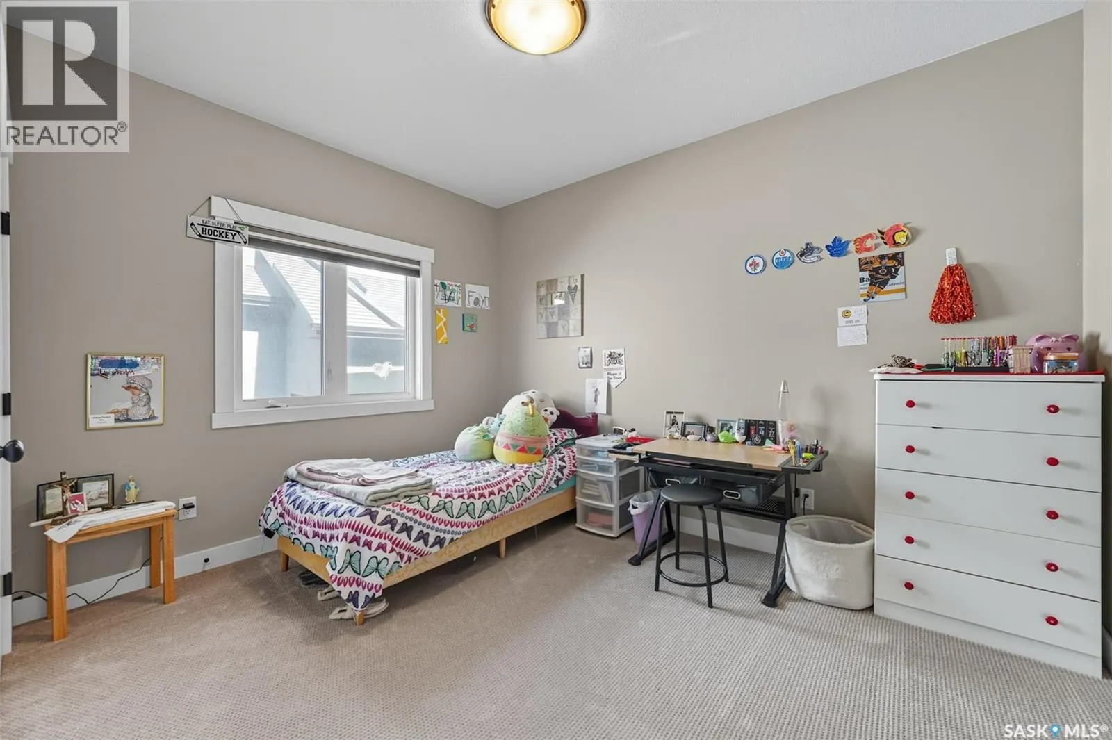 806 Gillies CRESCENT