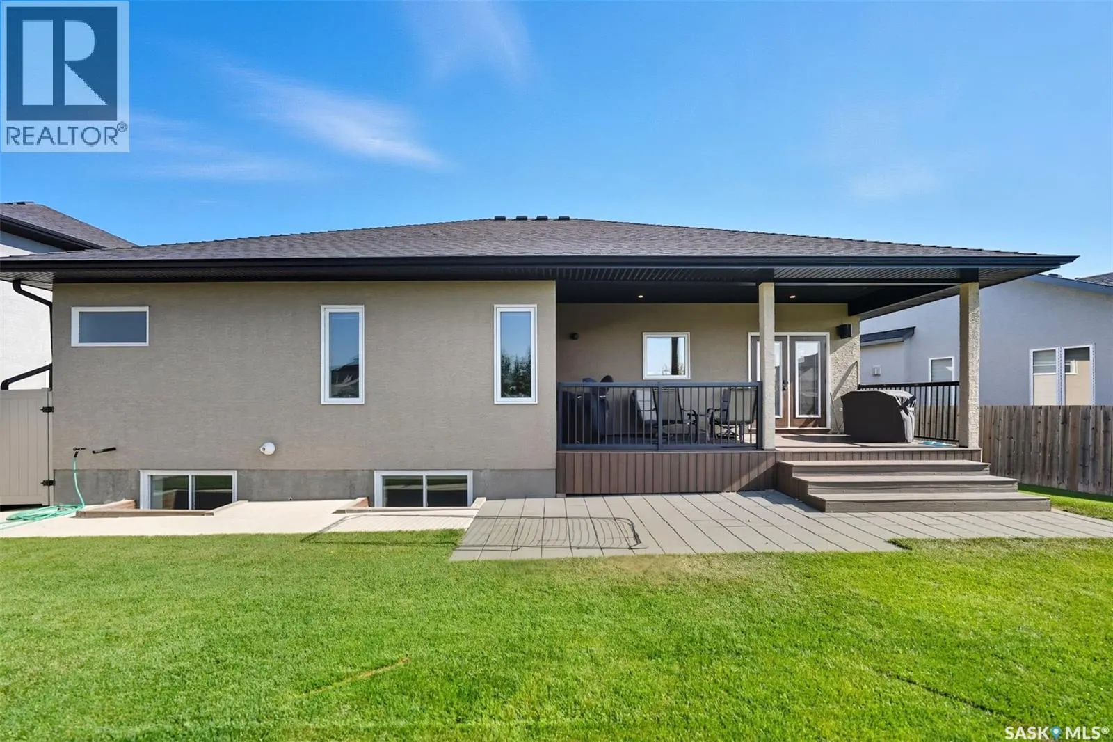 806 Gillies CRESCENT