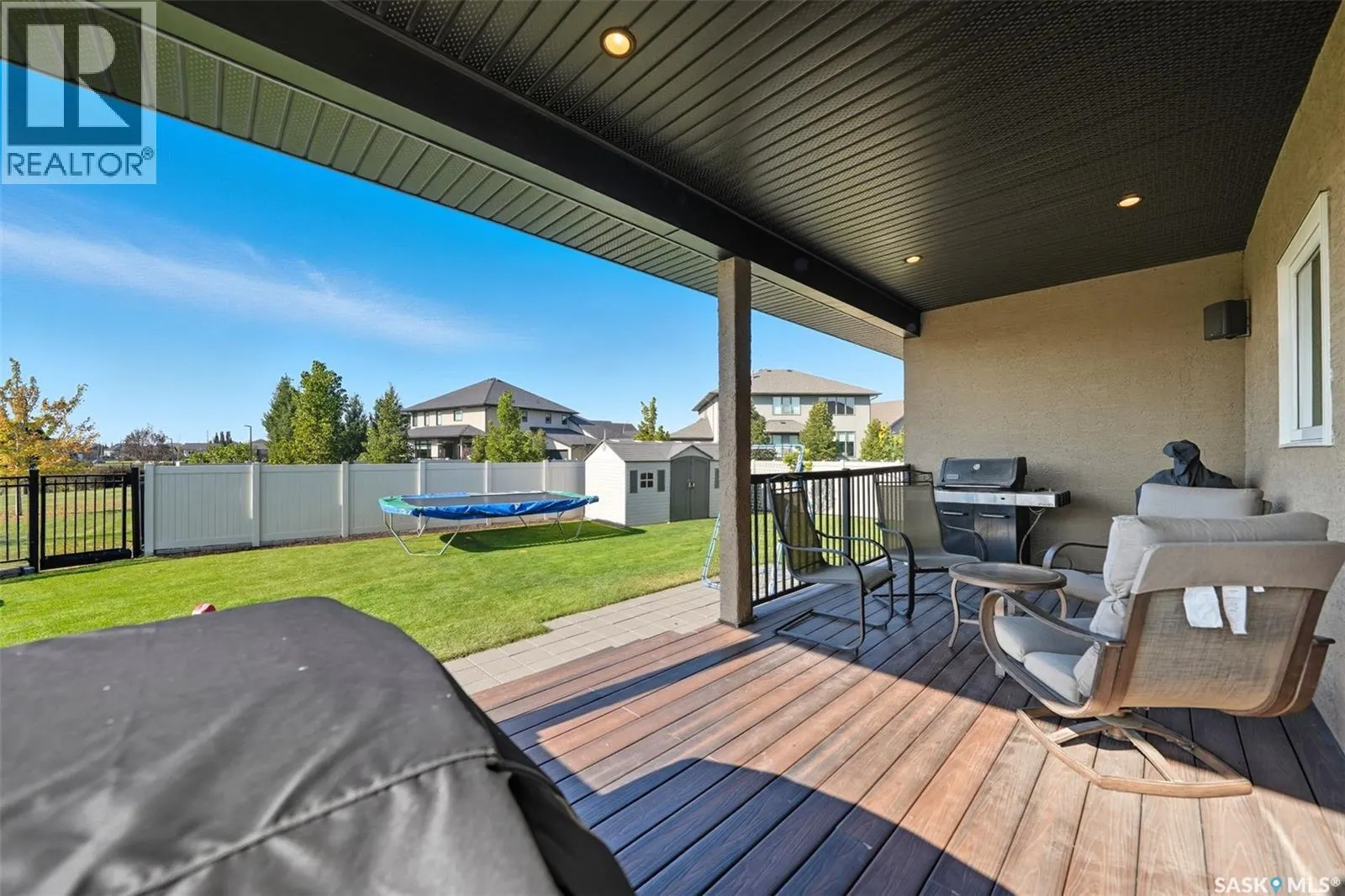 806 Gillies CRESCENT
