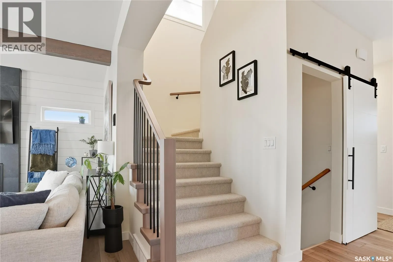 723 Underhill LANE