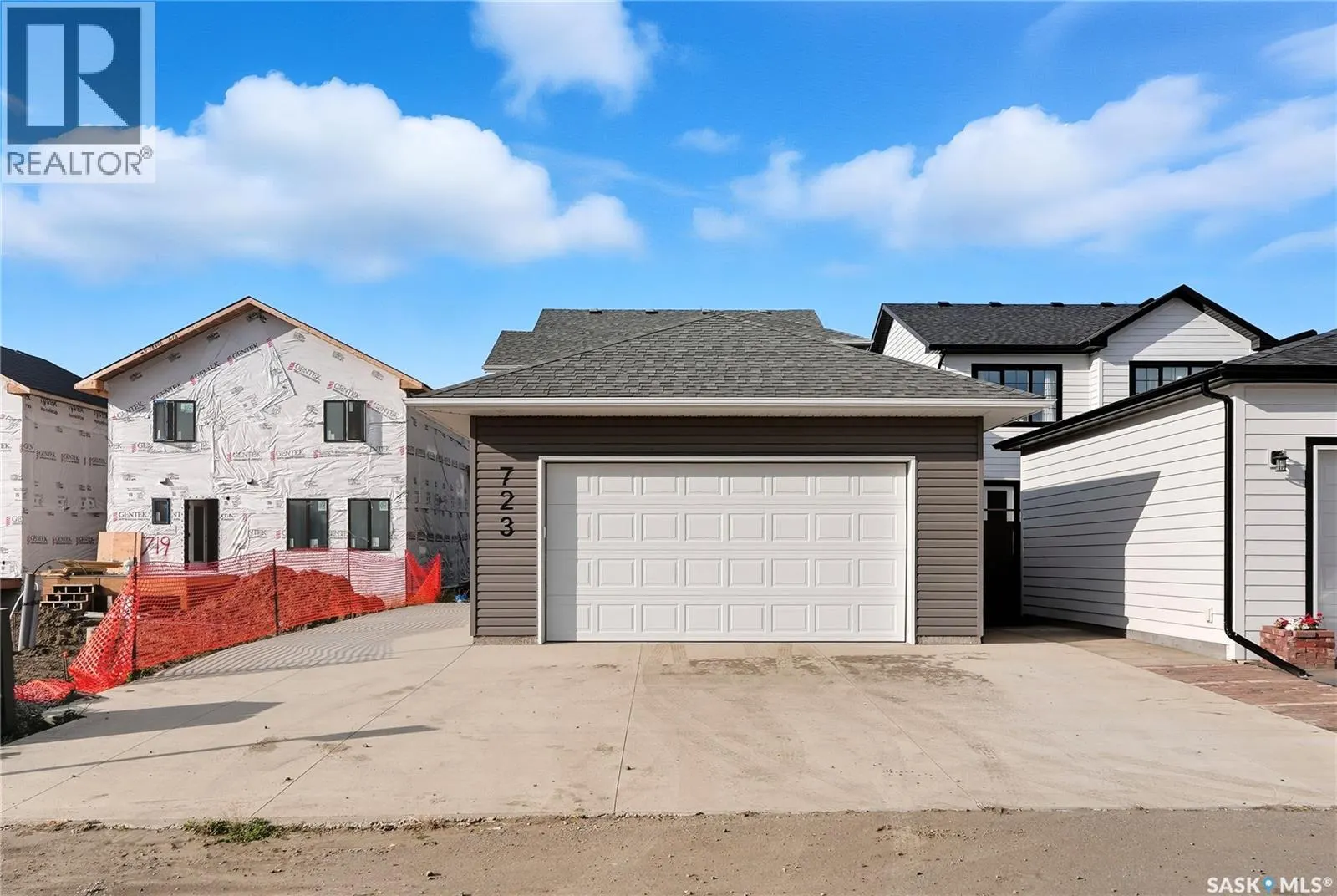 723 Underhill LANE