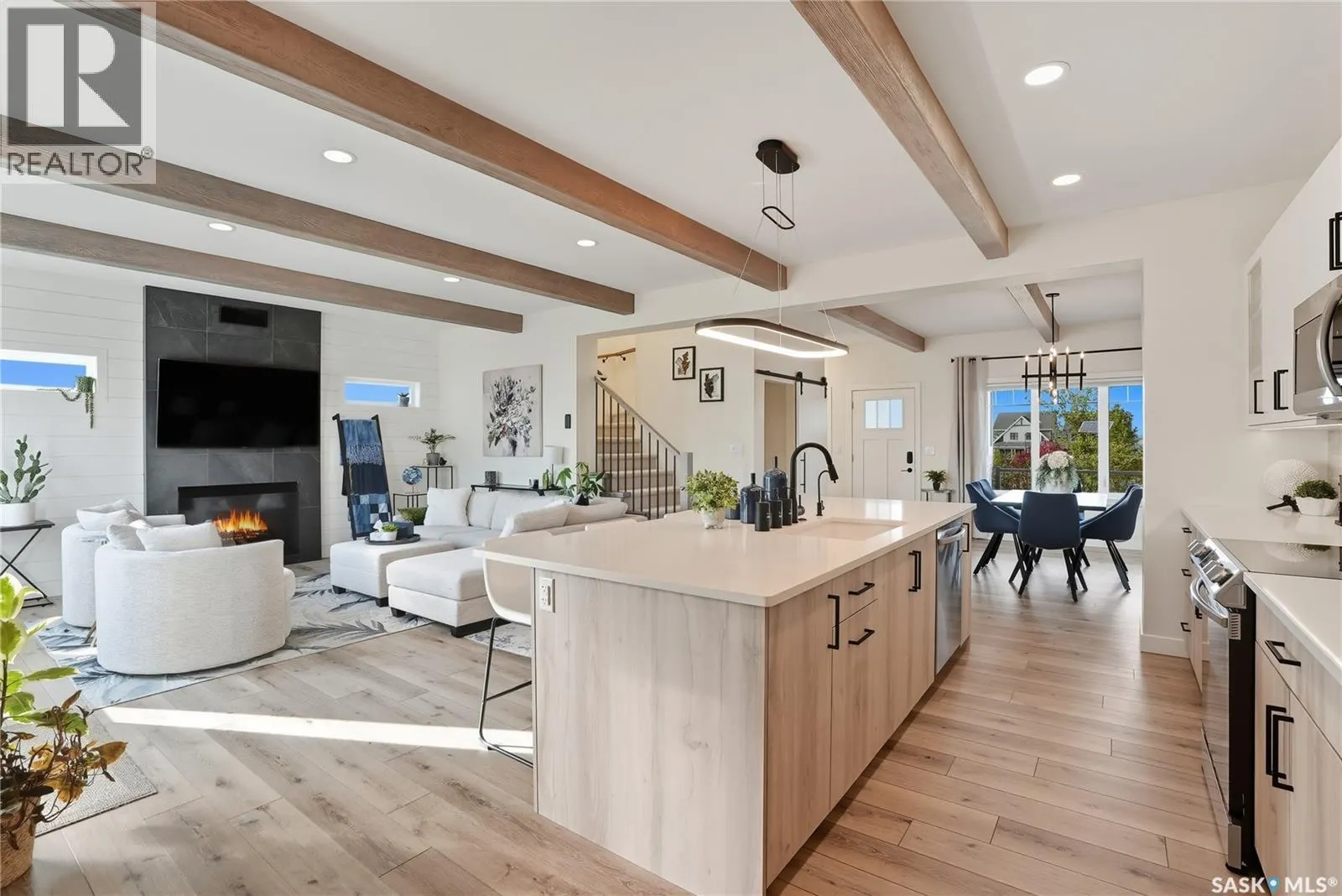 723 Underhill LANE