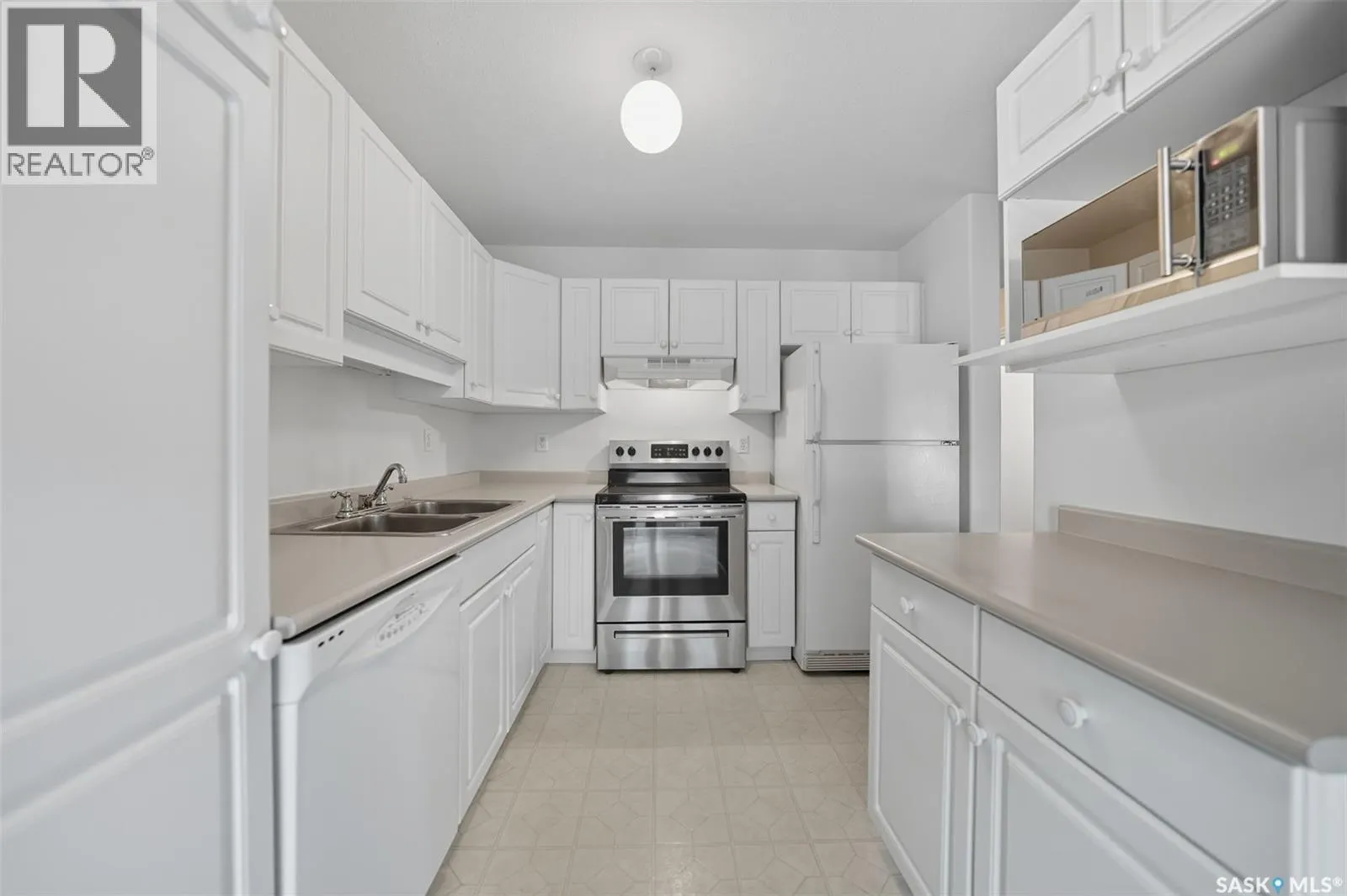15 410 Keevil CRESCENT