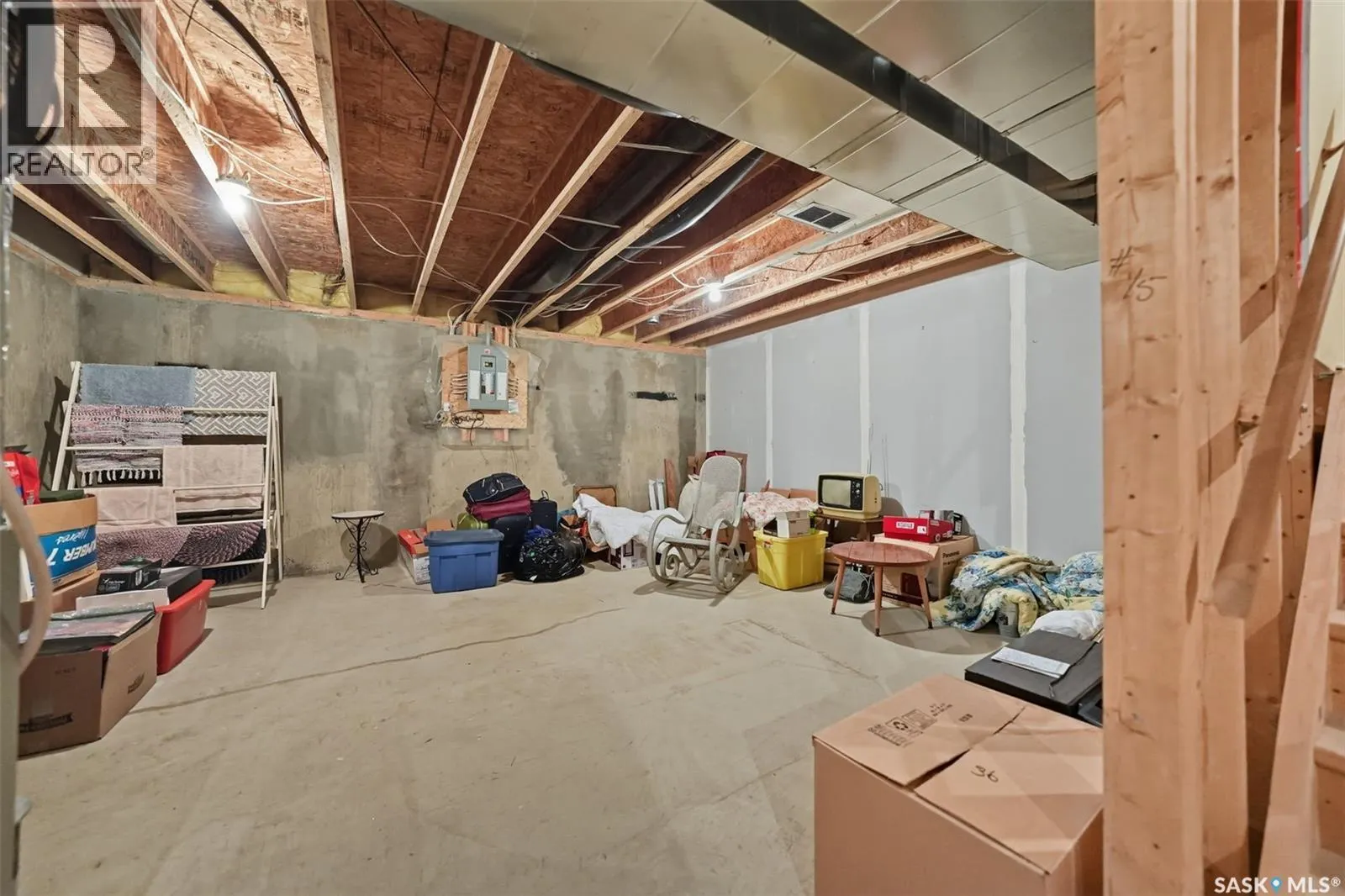 15 410 Keevil CRESCENT