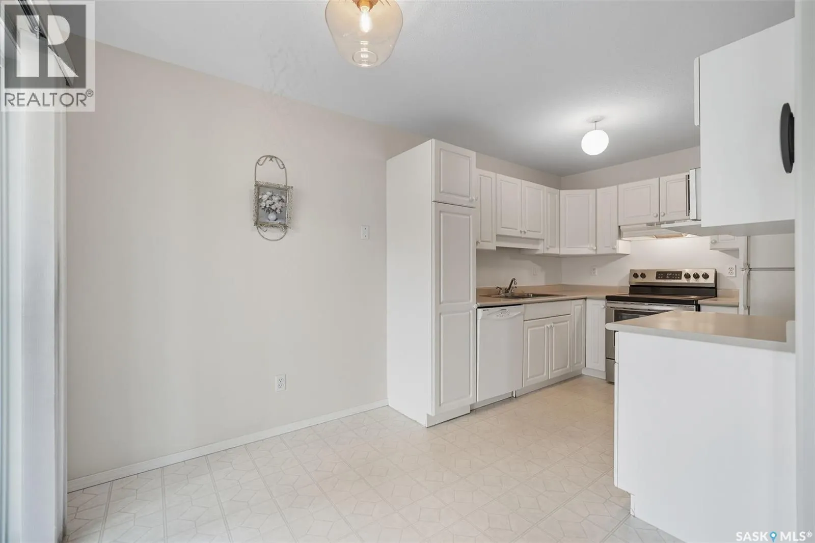 15 410 Keevil CRESCENT