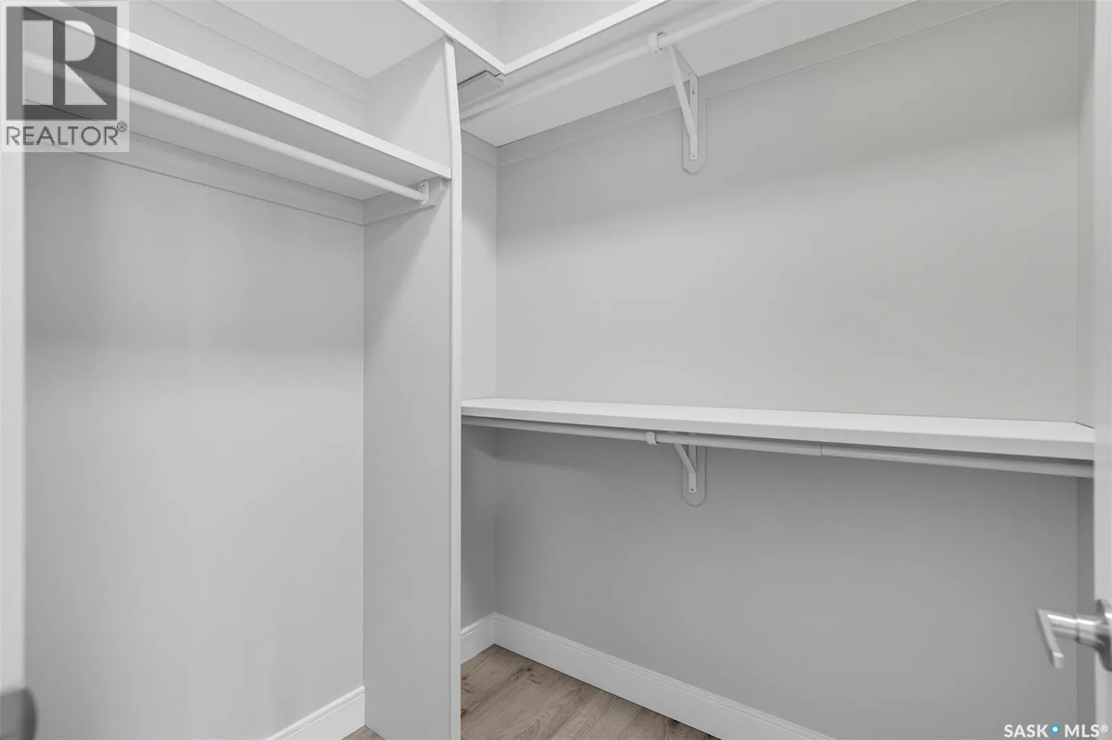 15 3206 11th STREET W