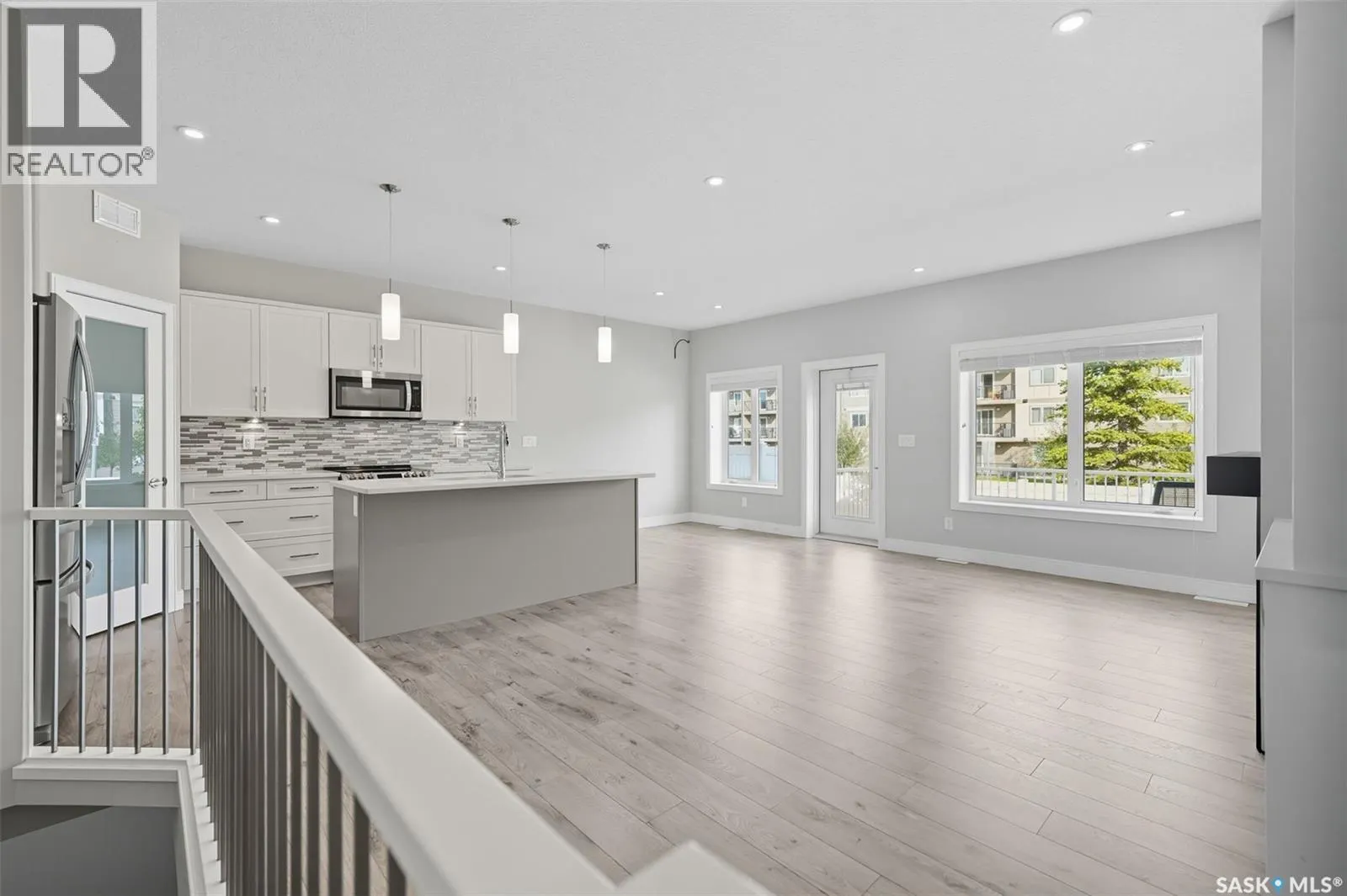 15 3206 11th STREET W
