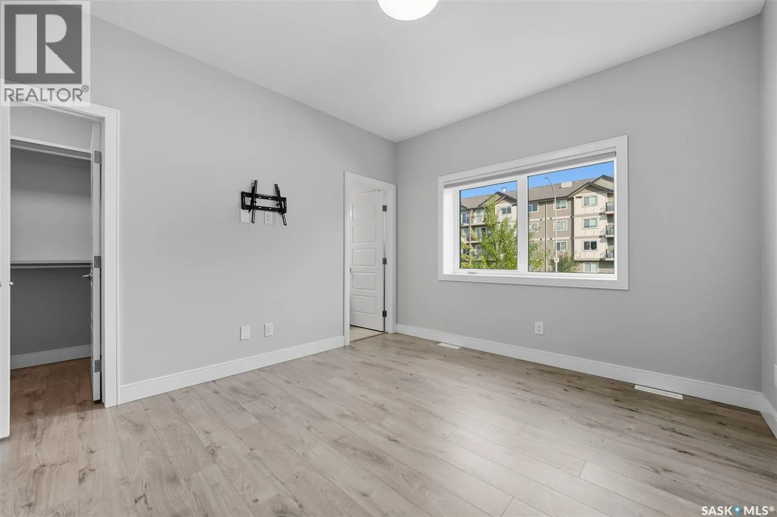 15 3206 11th STREET W