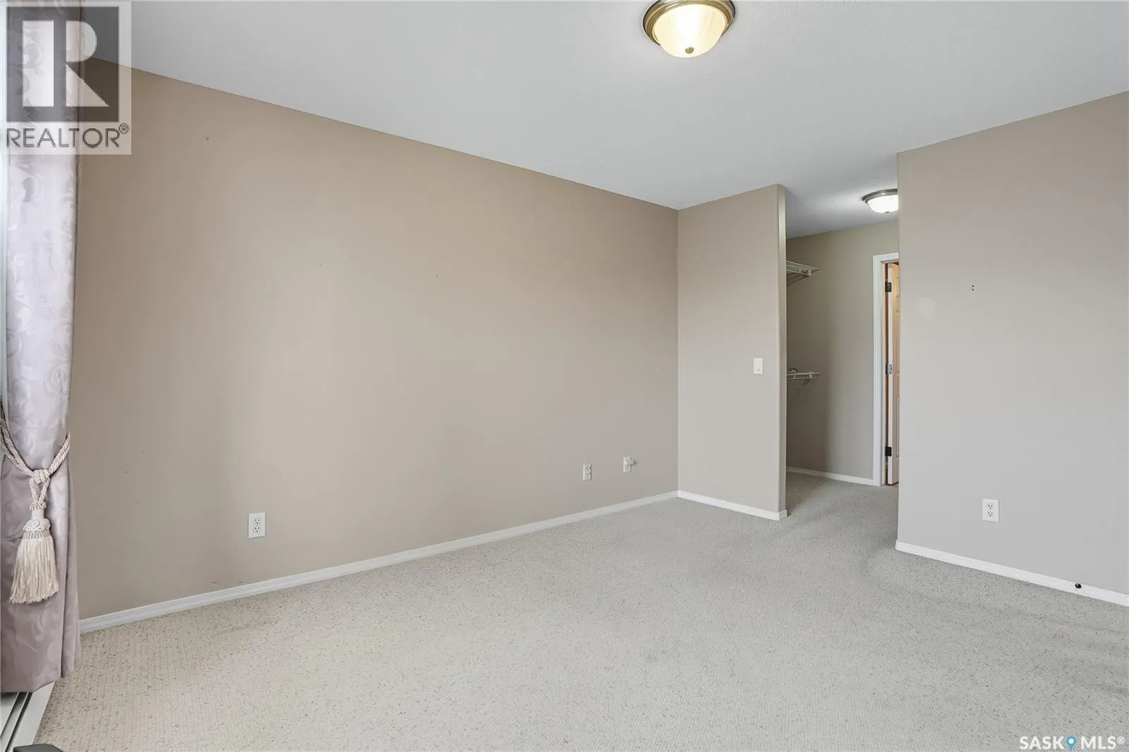 409 215 Lowe ROAD