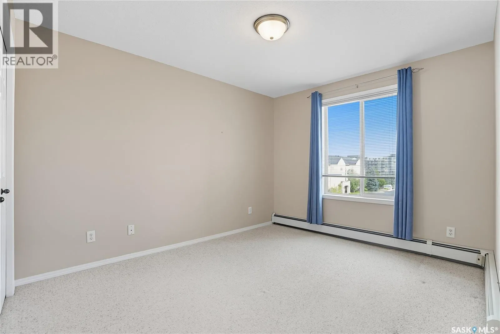 409 215 Lowe ROAD