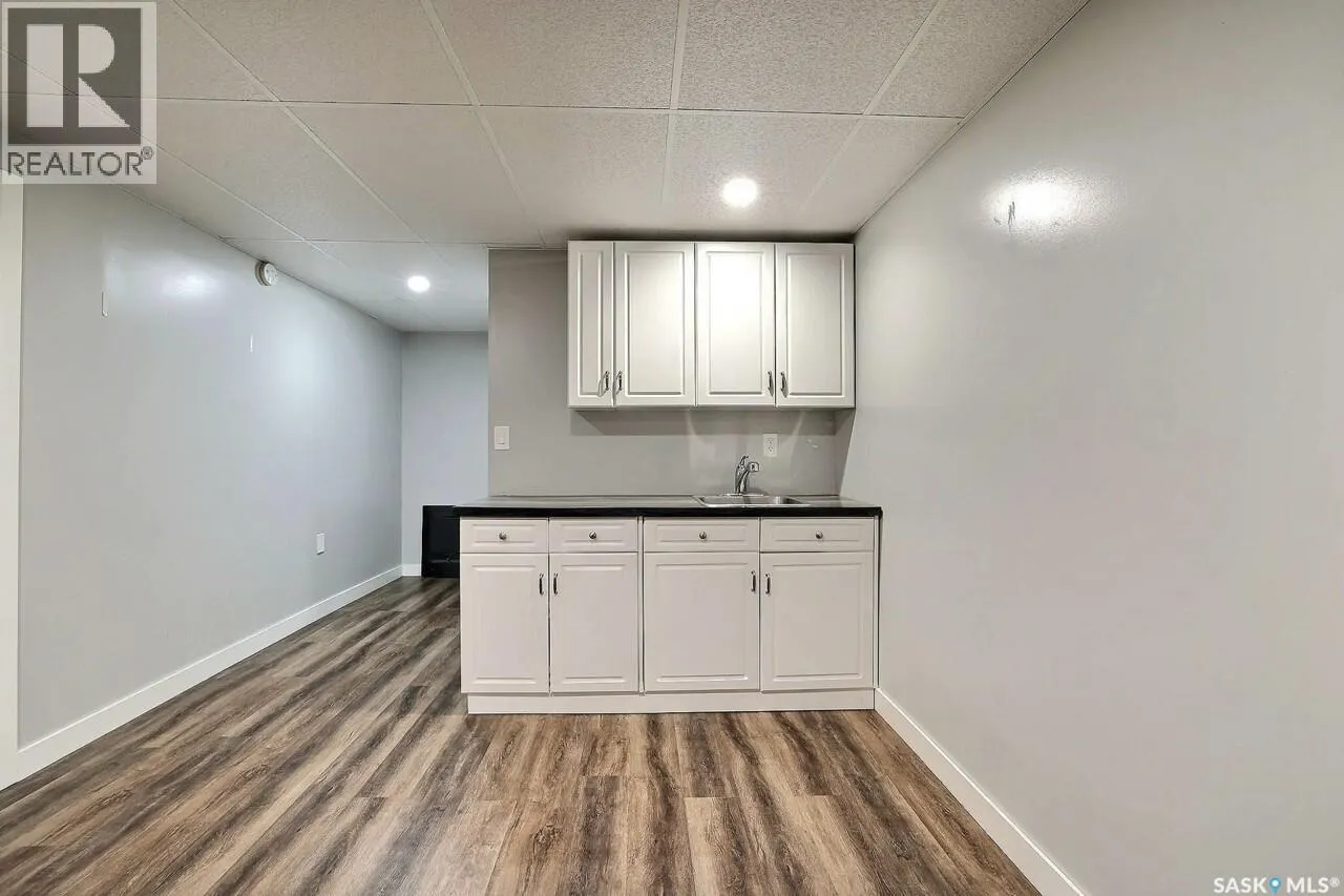 52 Price CRESCENT