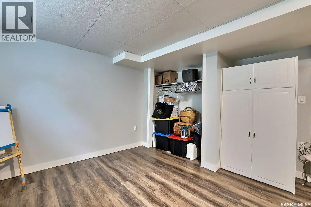52 Price CRESCENT