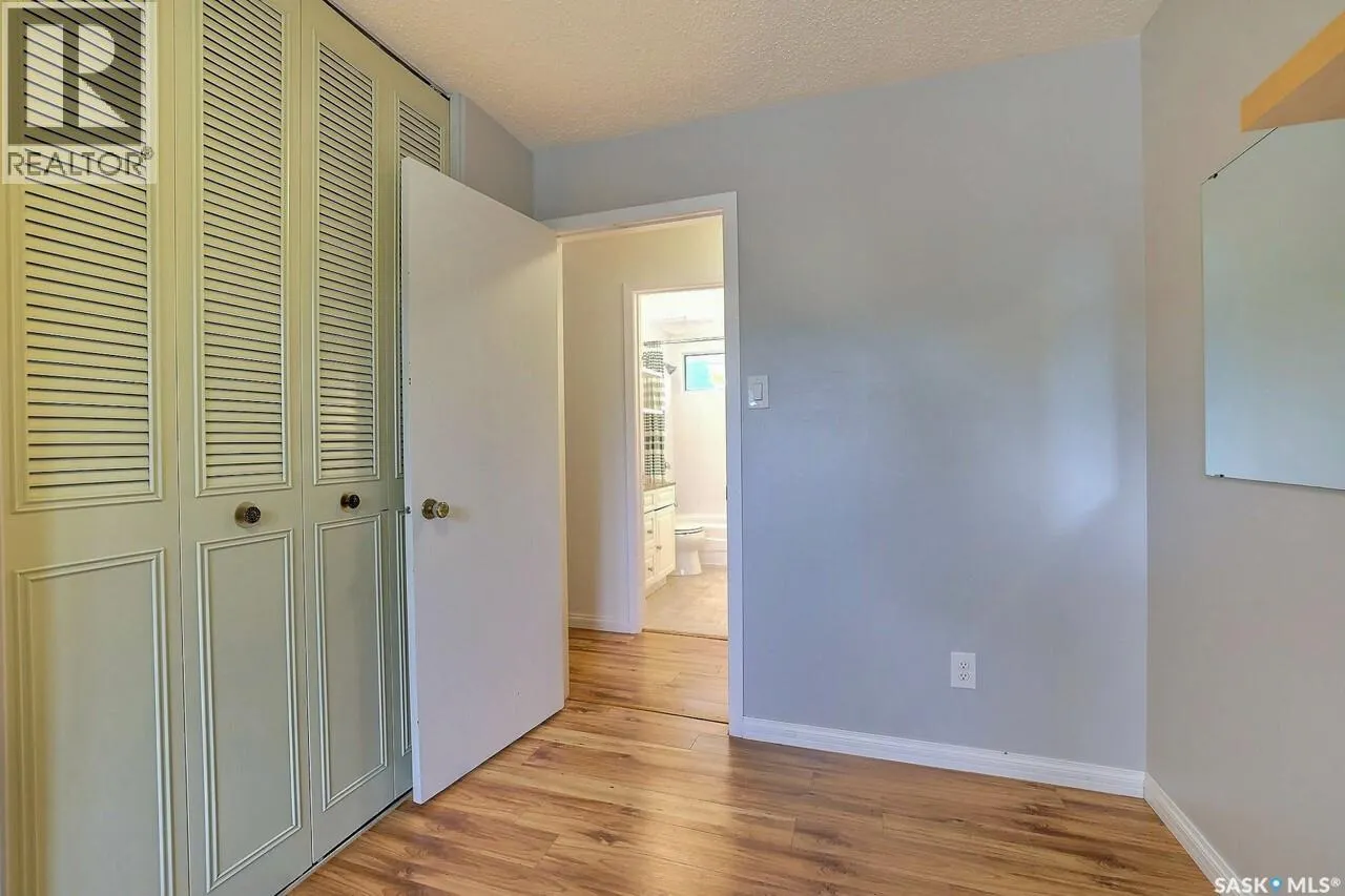 52 Price CRESCENT