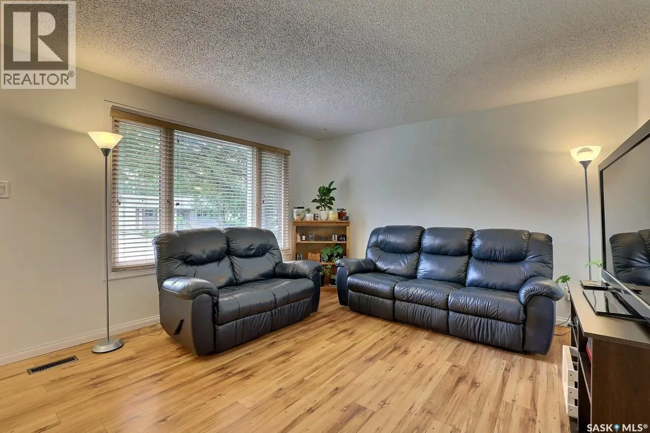 52 Price CRESCENT
