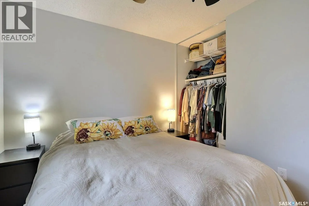 52 Price CRESCENT