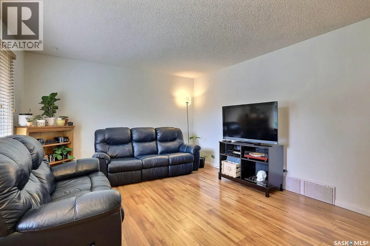 52 Price CRESCENT