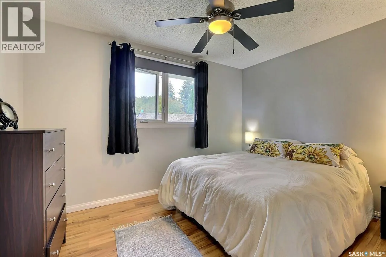 52 Price CRESCENT