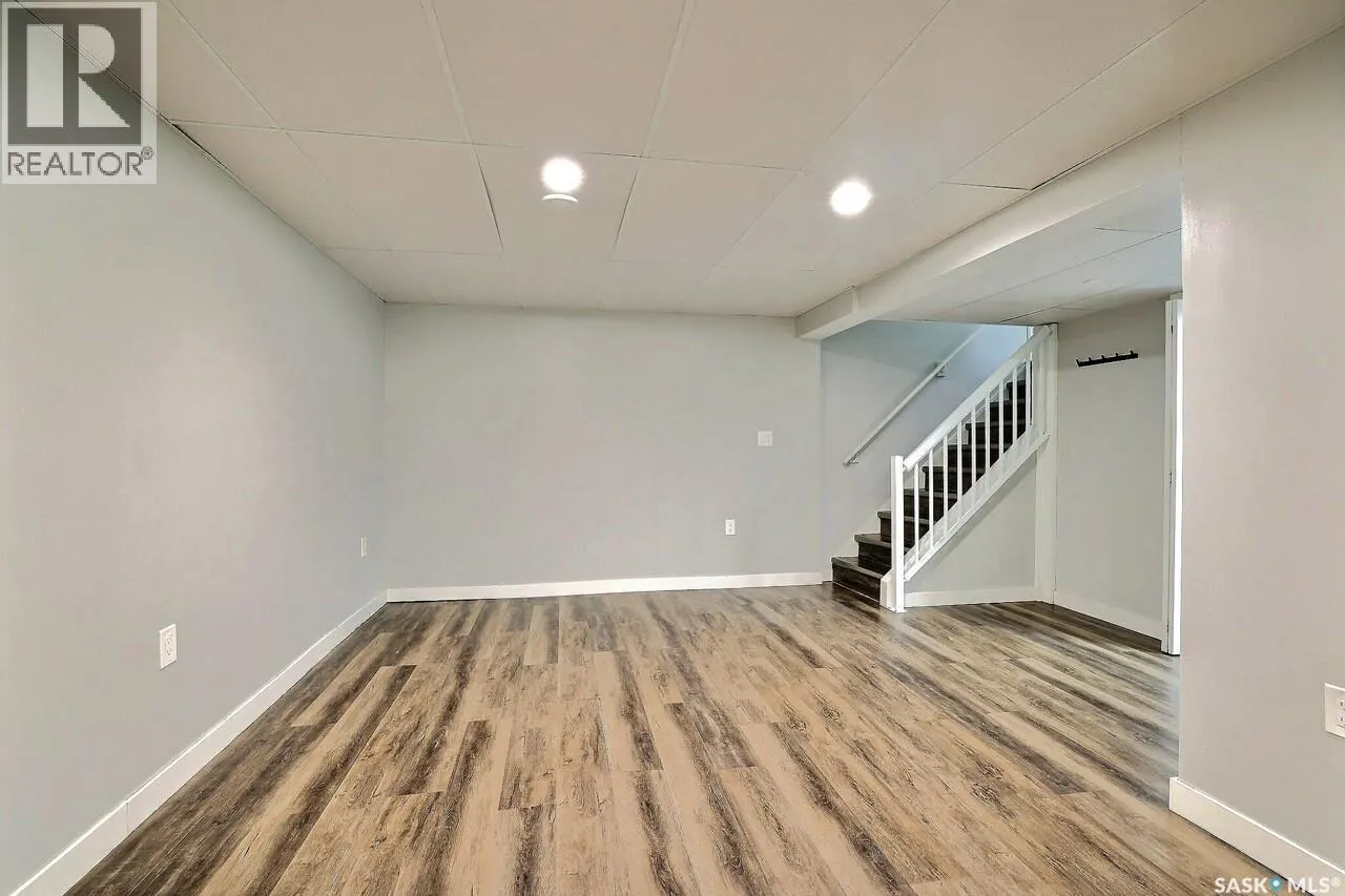 52 Price CRESCENT