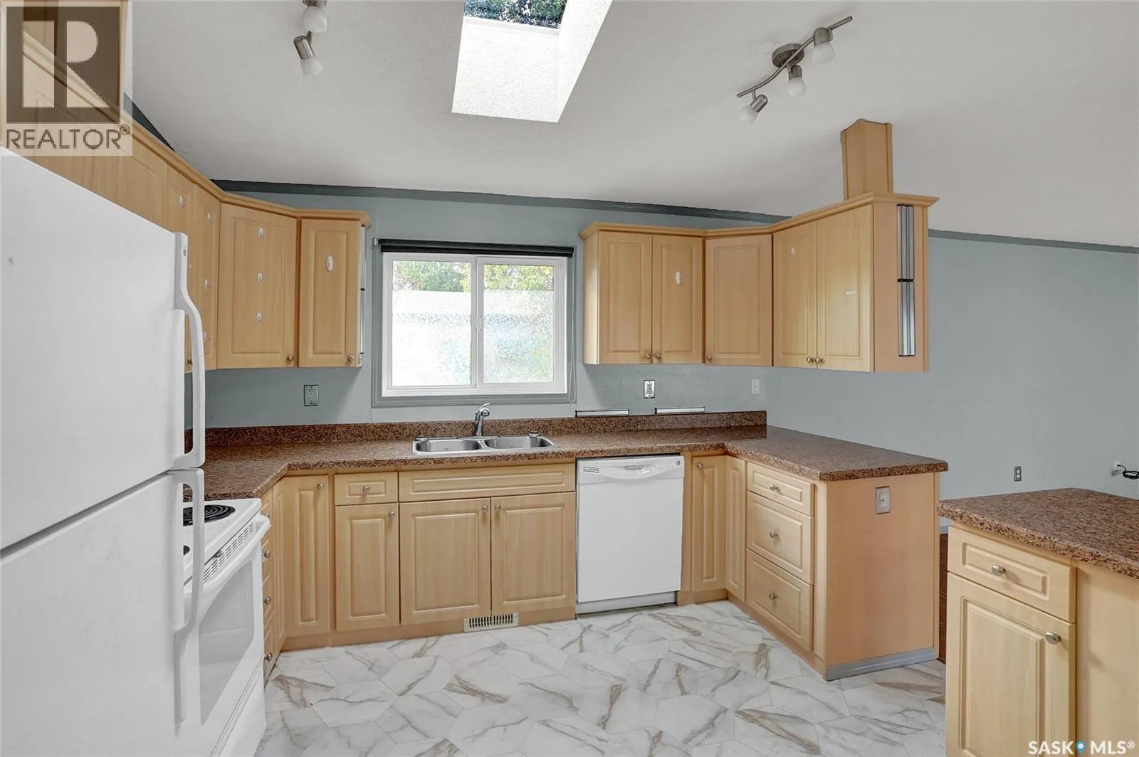 F2 1455 9th AVENUE NE