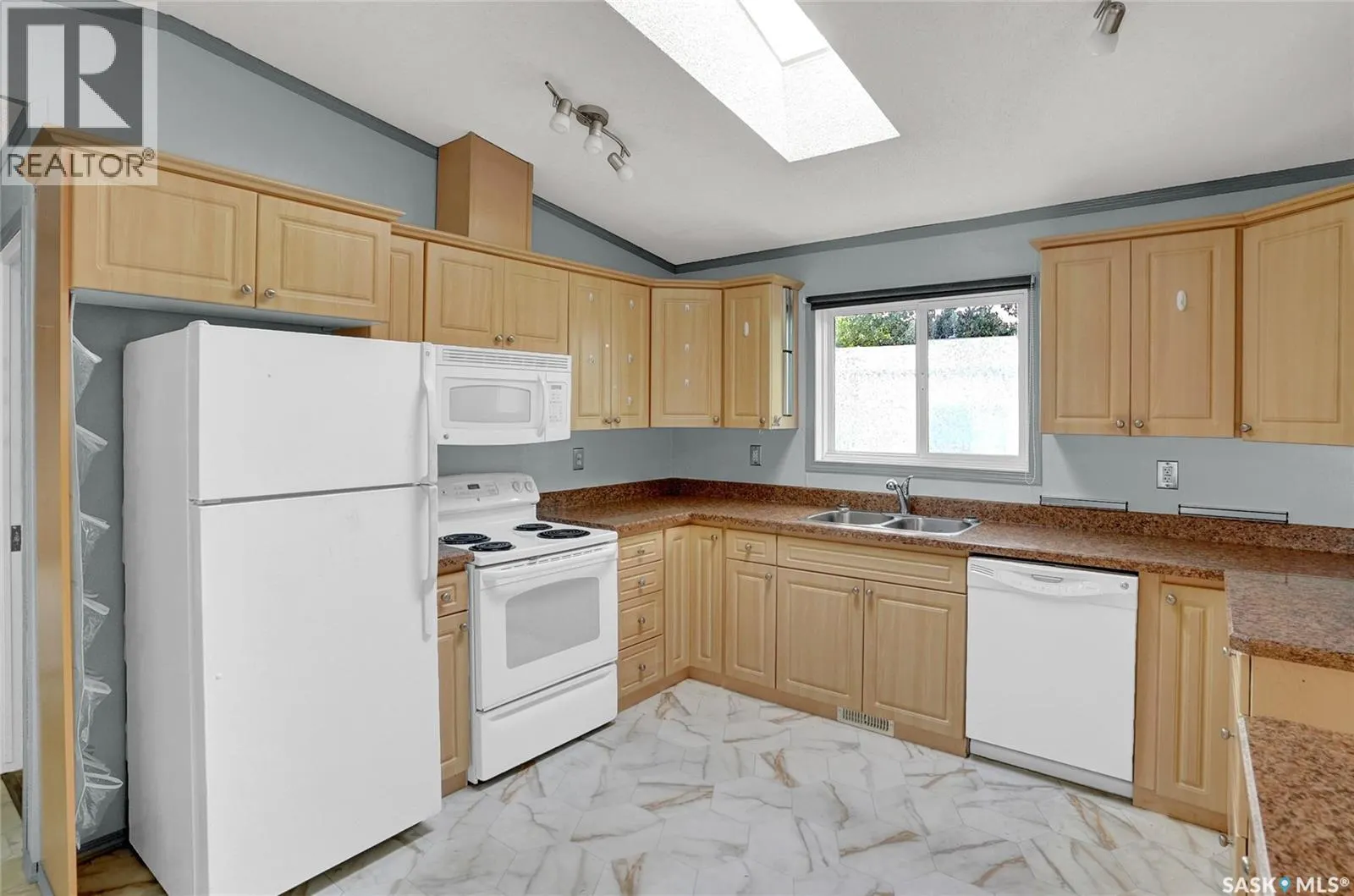 F2 1455 9th AVENUE NE
