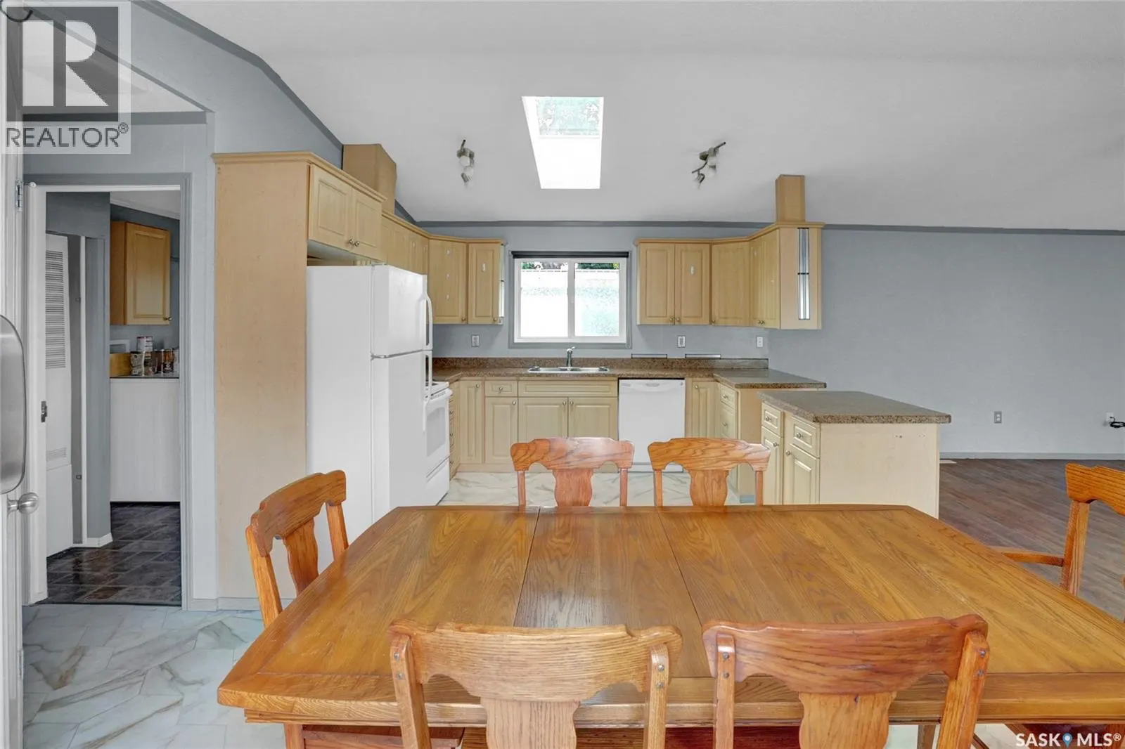 F2 1455 9th AVENUE NE