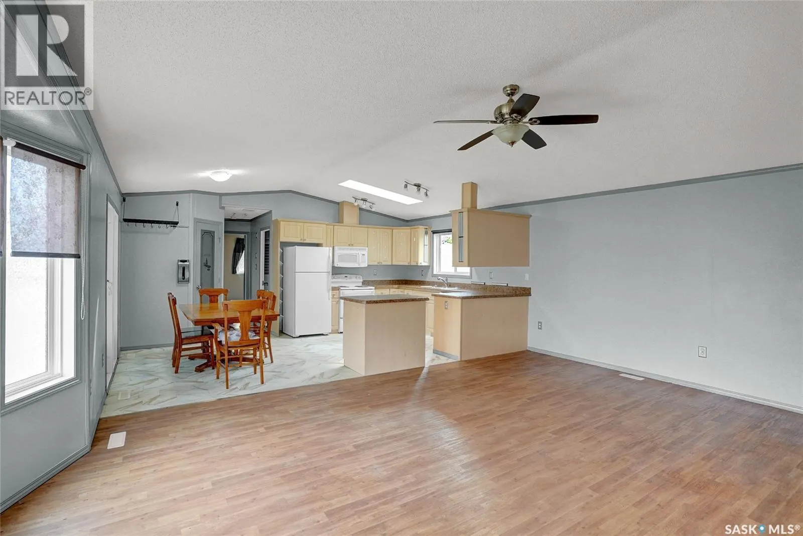F2 1455 9th AVENUE NE