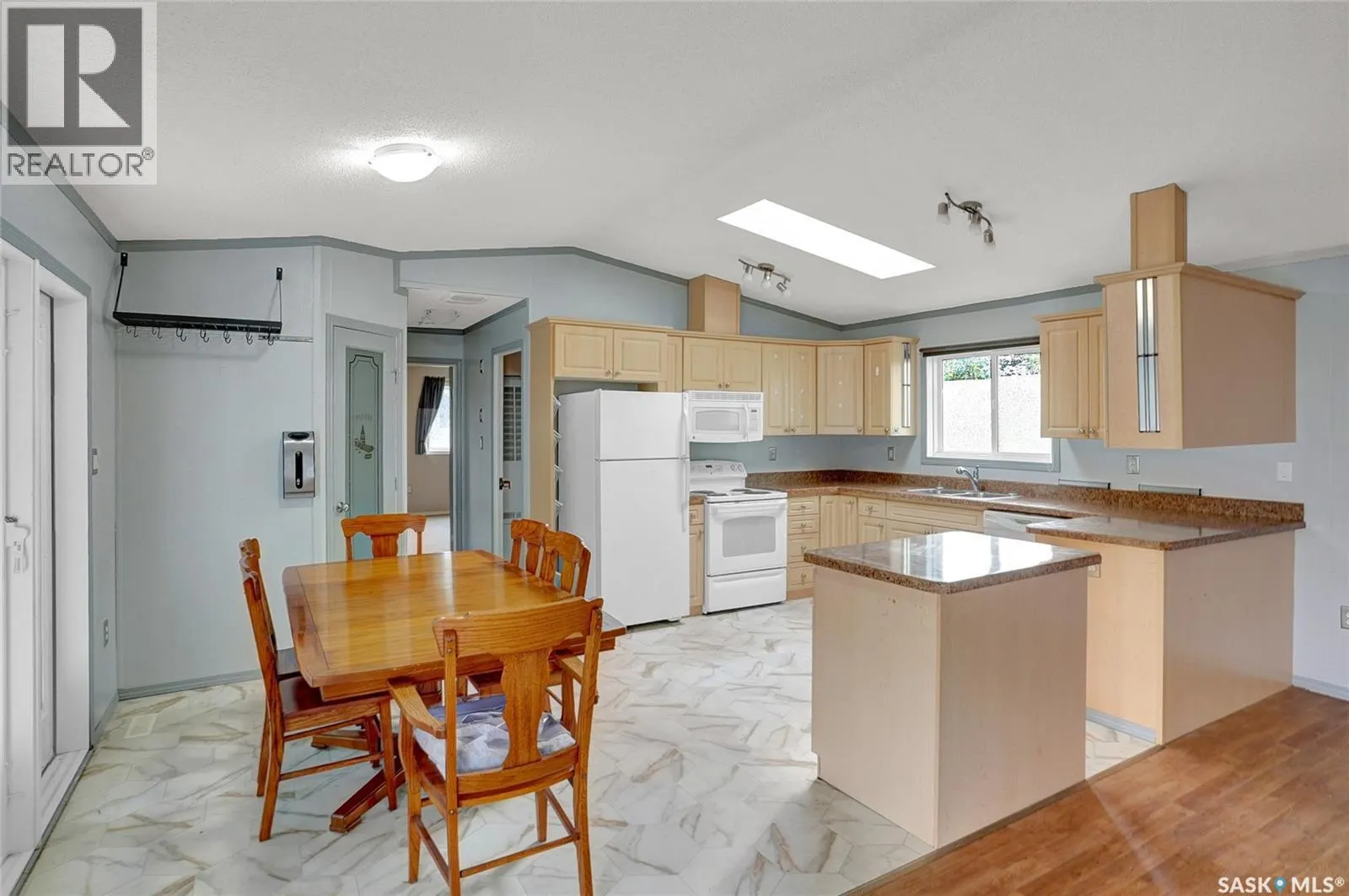 F2 1455 9th AVENUE NE