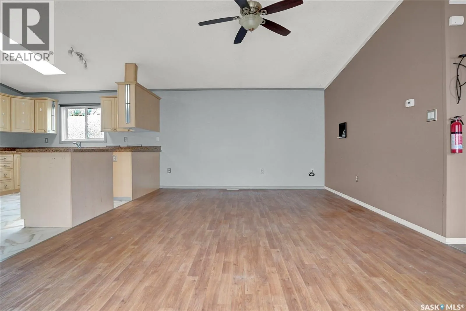 F2 1455 9th AVENUE NE