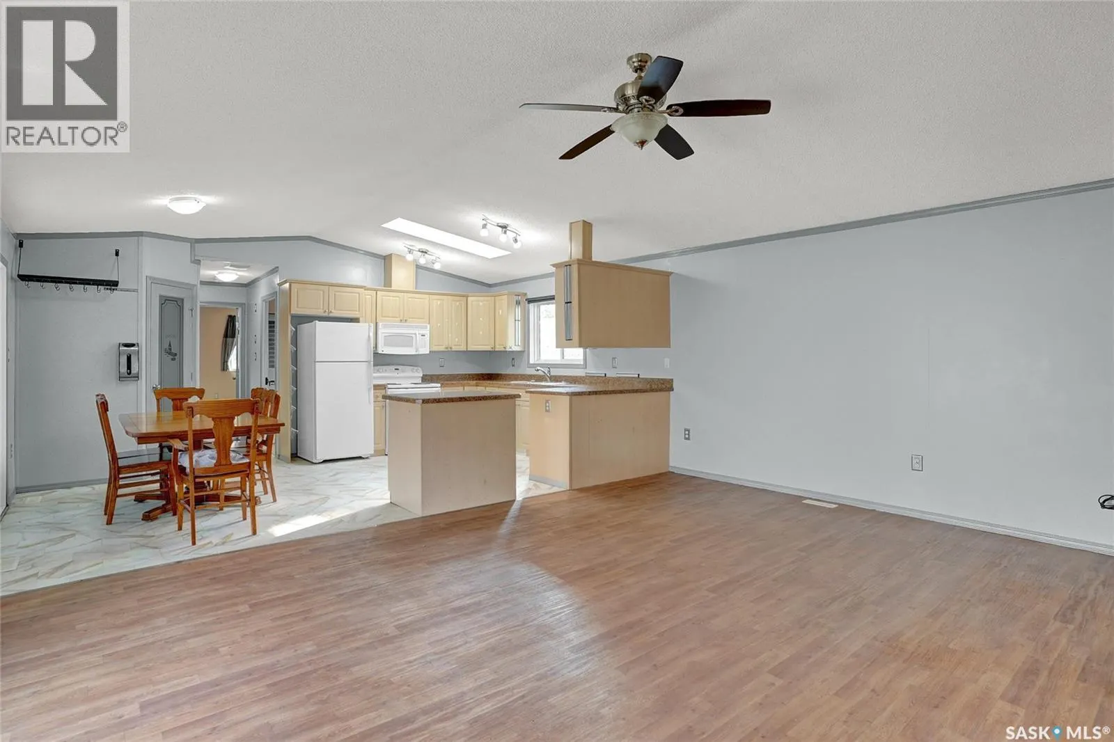 F2 1455 9th AVENUE NE