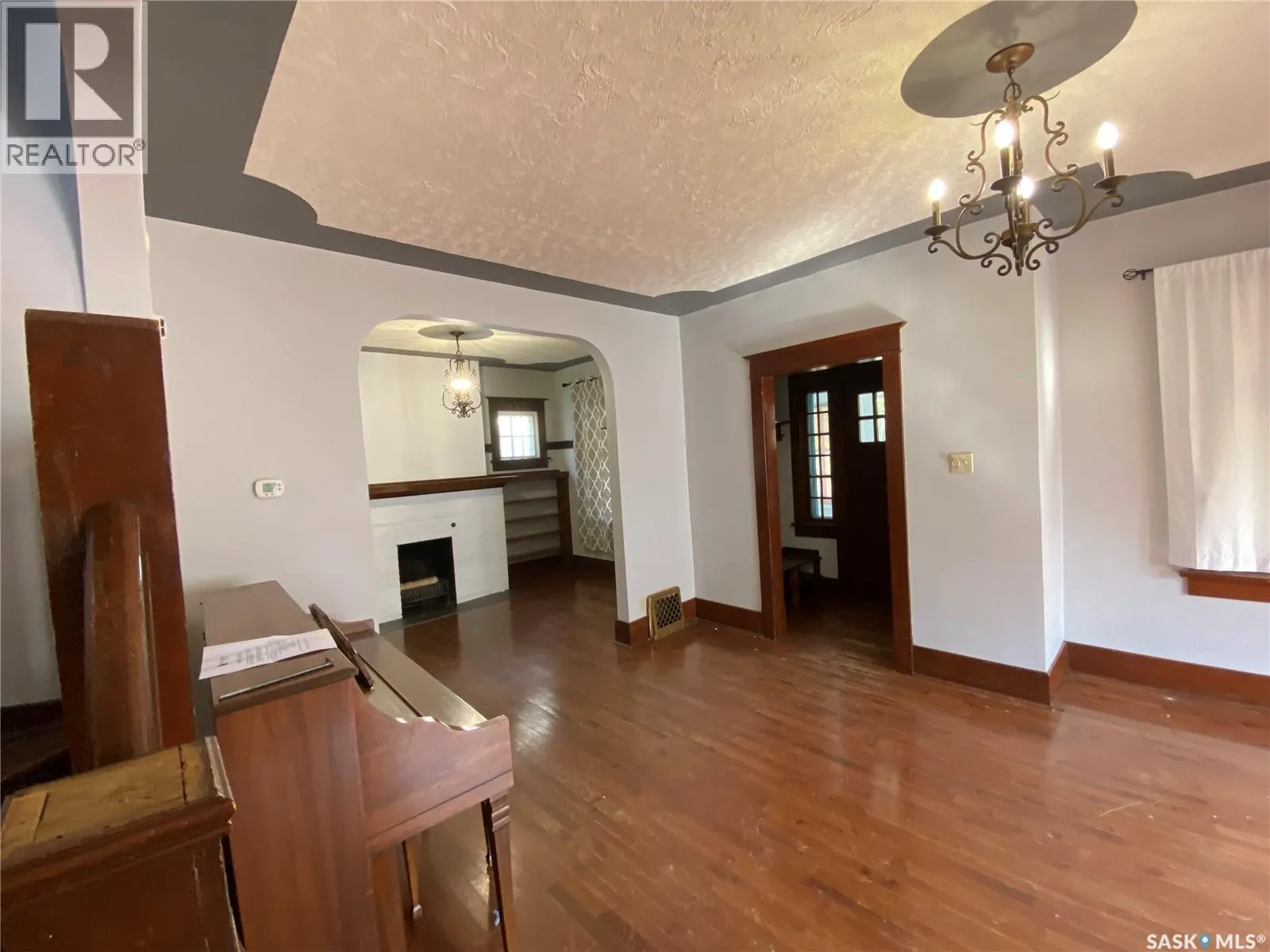 194 Second AVENUE N