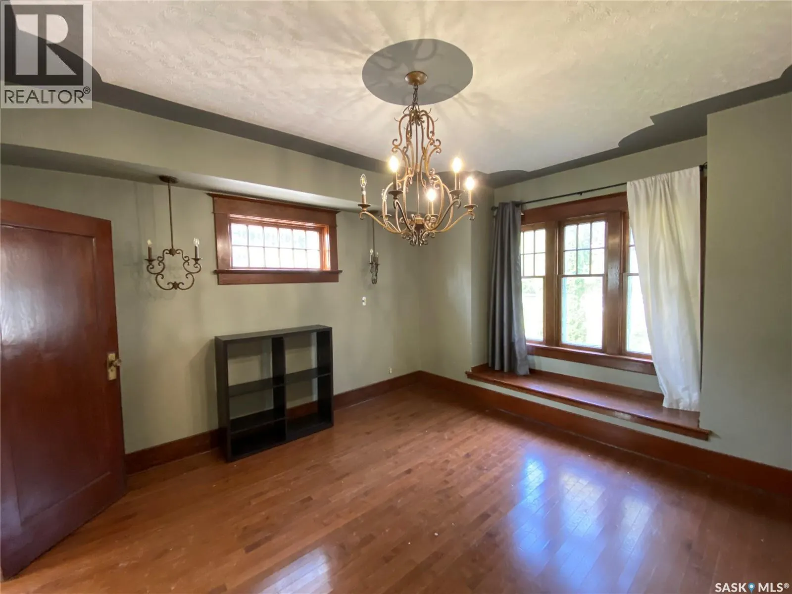 194 Second AVENUE N