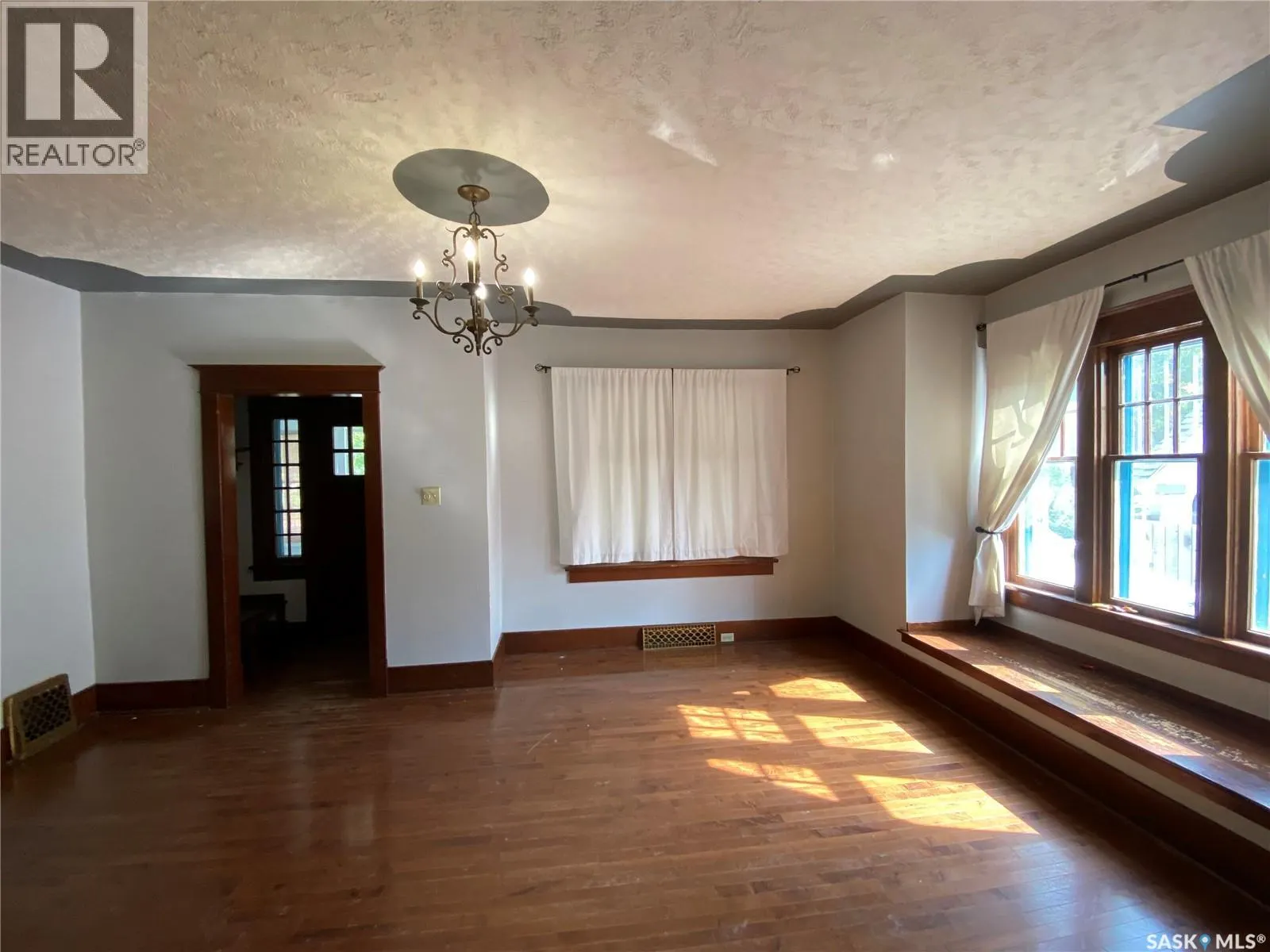 194 Second AVENUE N